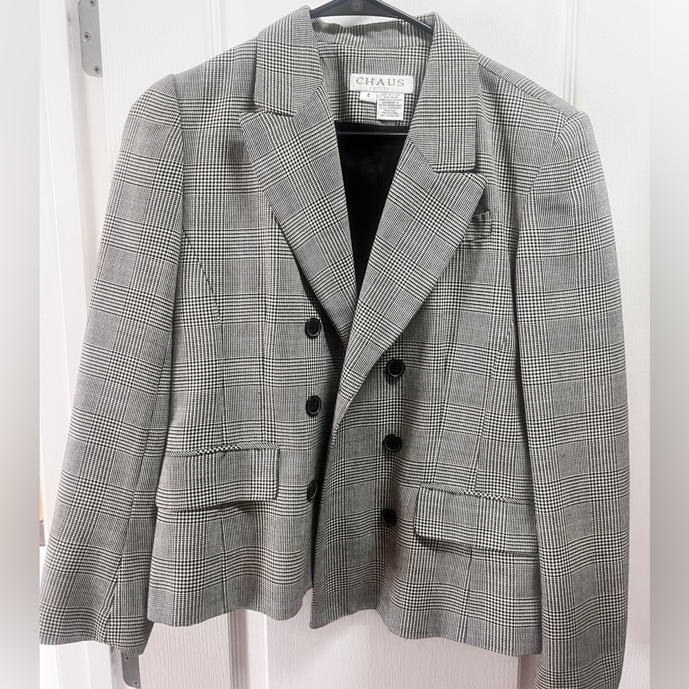 Cropped plaid blazer